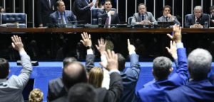 Senado aprova projeto contra abuso de autoridade