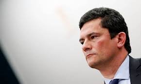 Moro impedido de destruir provas