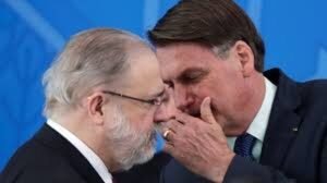 Aras tebta preservar Bolsonaro